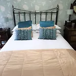 Sykes House 4*