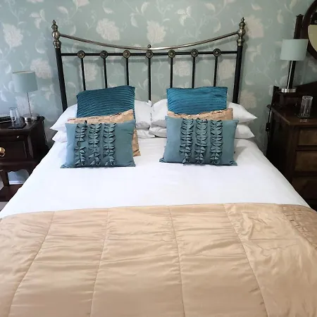 Sykes House 4*